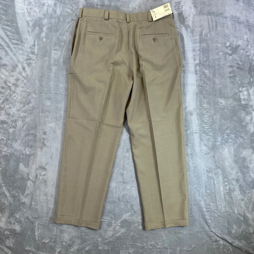 New Haggar Classic Fit Pleated Dress Pants Mens Size 36x30 Taupe Tan Repreve